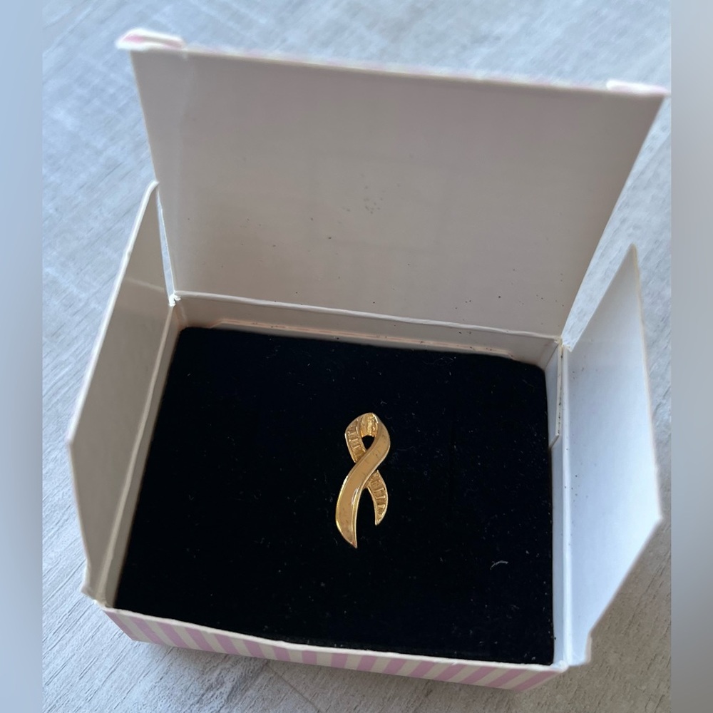 AVON Vintage Goldtone & Pink Ribbon Breast Cancer Awareness Pin